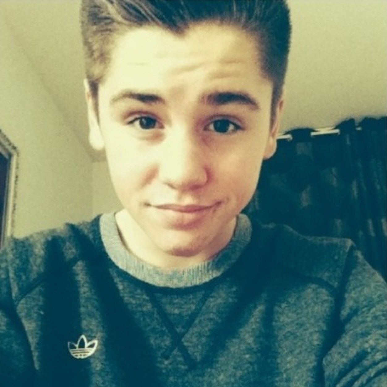 Jeremi, Lycéen, Single. Basket-ball player. Juve 4ever. #TeamMz