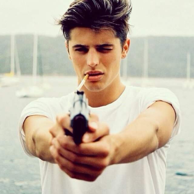 fang_thehot_one's profile picture. Watching the reruns of How I Met Your Mother