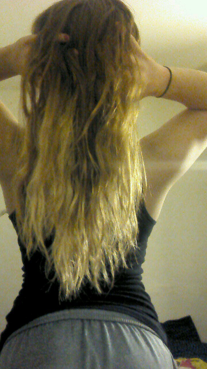 Hello everyone :) 
my profile is about suicide self harm etc. please know this isnt for any attention
 thanks :)
follow mehh ;))