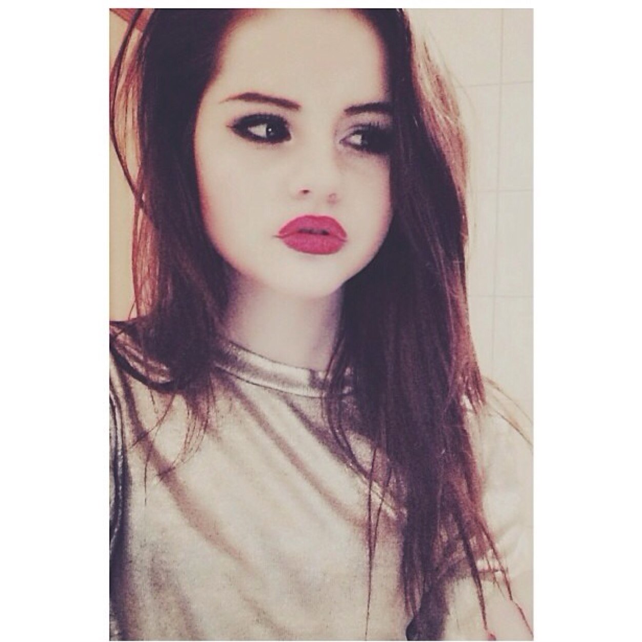 'a tutti manca qualcosa anche all'infinito manca la fine' @selena gomez @ddlovato save me.