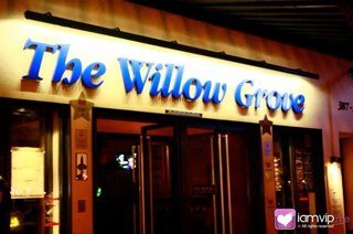 A Lloyds/JDW in the heart of Southport on Lord Street. Families welcome.
Providing friendly fast service from 8.00am until late!