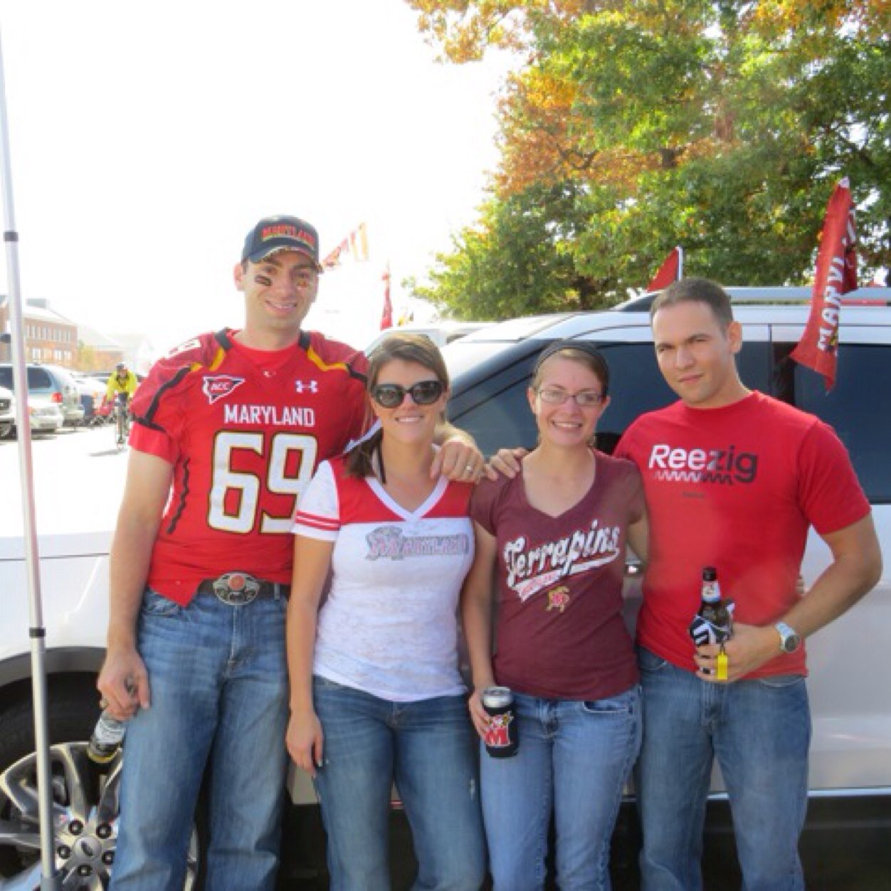 Chillin in the original Naptown, rooting for the Terps and the Caps. Waving high the black and gold and rocking the red. Celery is the devil.