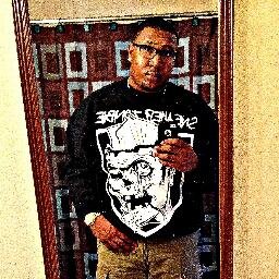 *Born & Raised in Chicago 
*Hard Worker 
*Living My Life 1 day at a time *SoleCollecting 
*Bout Business