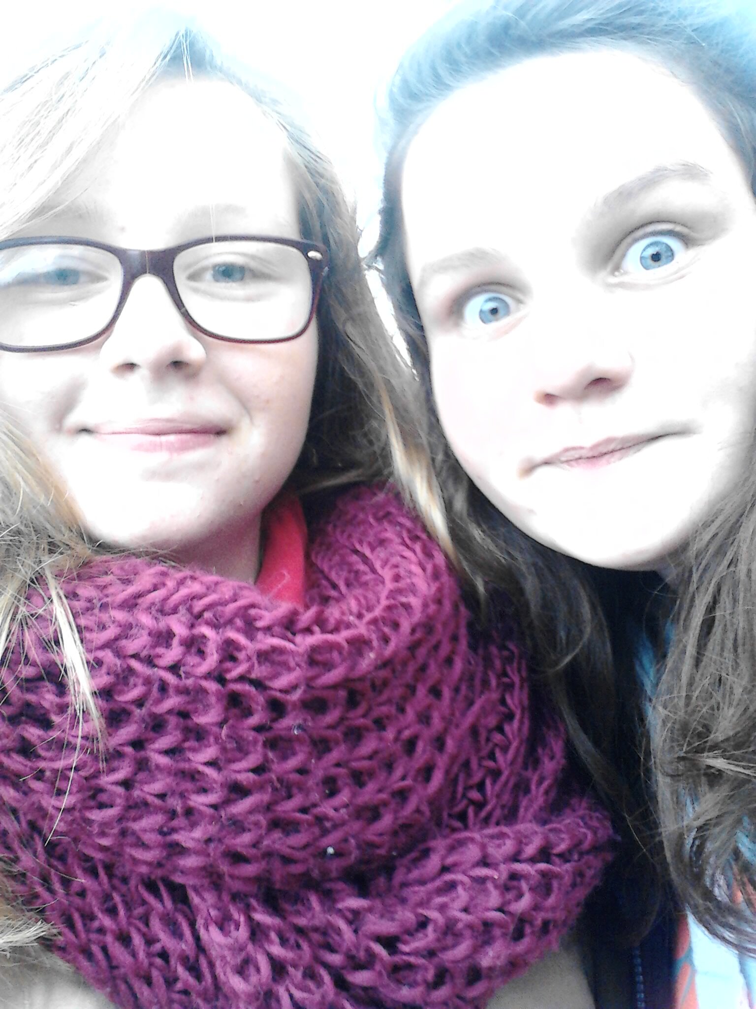 Zoe_Ines's profile picture. Zoé & Inès deux noms une amitiée | une belieber un peu trop folle (ines) & une normal un peu moin folle (zoe)ps:ca je sais pas. | follow  @susubieberxoxo