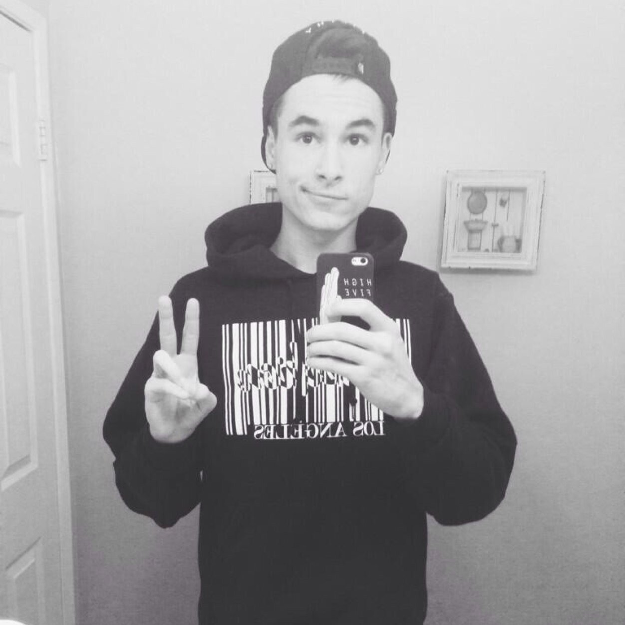 18. I'm just a crazy guy that posts videos on that thing called YouTube. @AndreaRussettSB is all mine. Hands off. #Kiandrea
