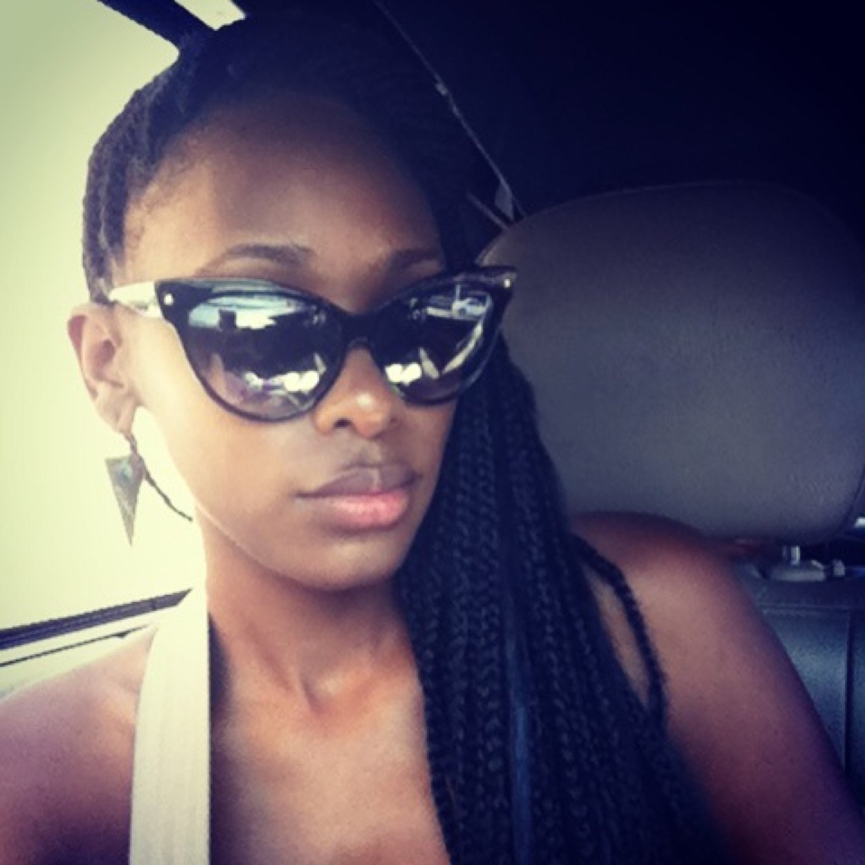 Im mom thats loves fashion and on my way to get a phd in psychology to help young deaf and hard of hearing children.