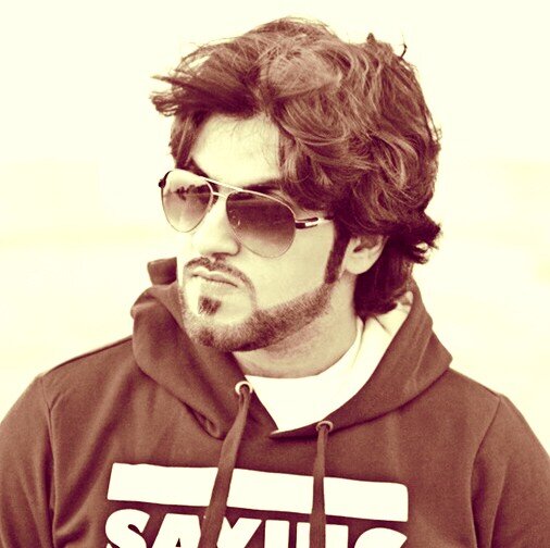 ﻻني احببته جعلت هذا الحساب صدقه له محبتي له ليست محبه دنيا بل محبه اخره  ♡@AzOmmar ♡