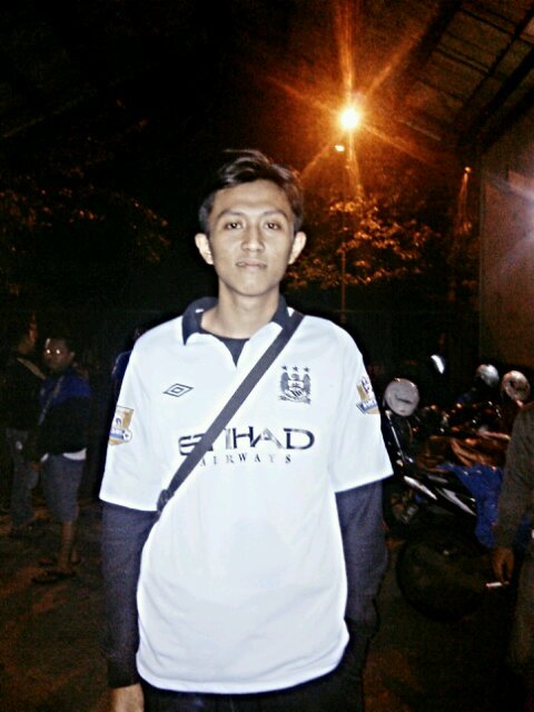 19 years old, player football for @SiapTandingFC_ and loyal fan of @MCFC | Gondes woyo woyo di @citizens_kendal | FTI Universitas Stikubank