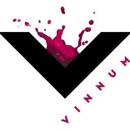 VINNUM es algo mas que una tienda de vinos. Se convierte en un espacio especializado donde se mezclan historias y buena compañía alrededor de una copa de vino