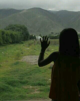 Hola mi biografia les cuento hago hockey en tarcos es lo mejor seguime y te sigo un beso ♡♥