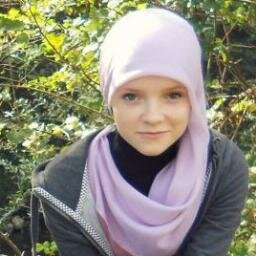 Hii.. Follow me and I will follow you back :D