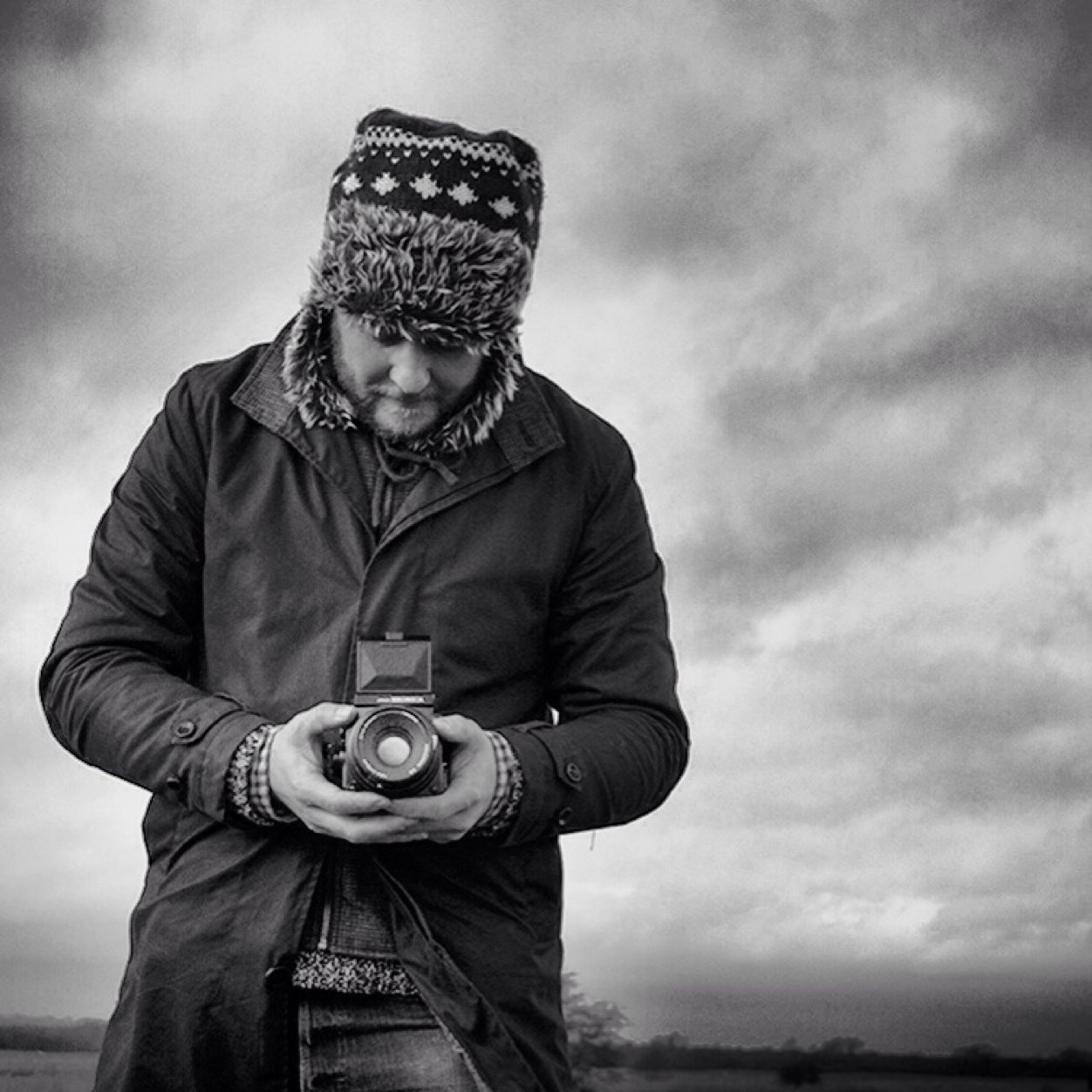 Visual artist, designer and marketing professional. Have a killer passion for classic sports cars and boats. UK - Europe - Worldwide . F1