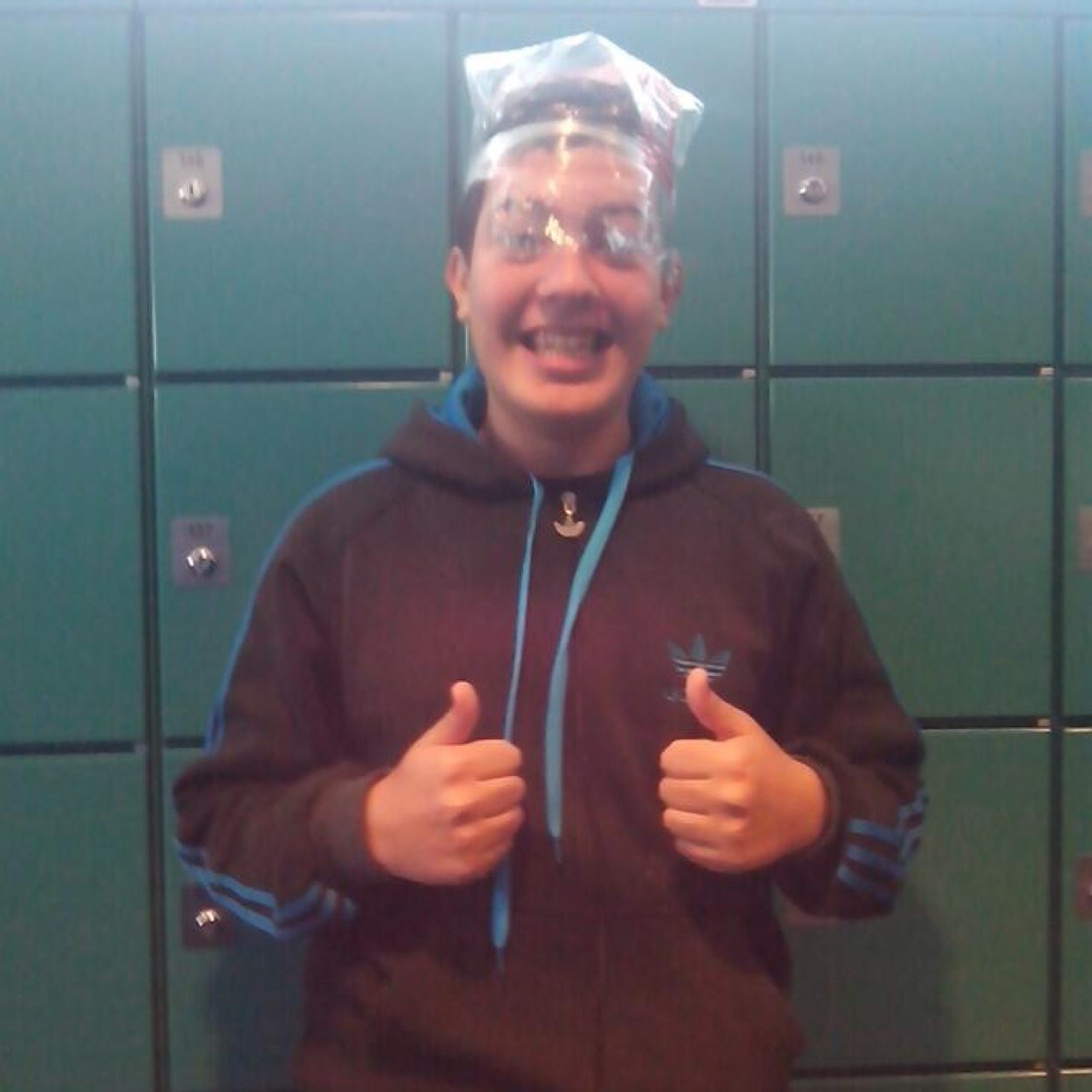 Maak dat knopje blauw gewoon omdat het kan en ik wil graag beroemd worden