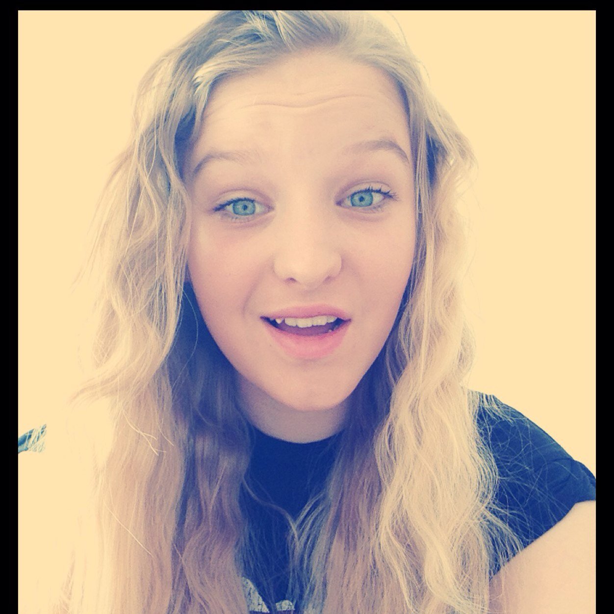 appleton_ellie's profile picture. 'Im not going to cry for you...my mascaras too exspensive!' ❤️