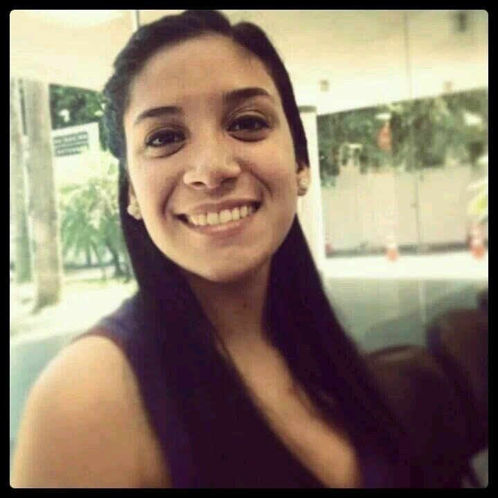 Facebook: Belén Rojas 
Instagram: @belenrojasv_
Tik Tok: @belenrojasv_