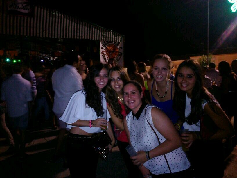 SilFFia's profile picture. El arte es la mentira que nos hace ver la realidad