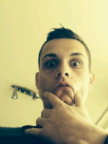 vaasilev's profile picture. Рокер у душа ама одкачувам и на Турбо Фолк! #На Цеца кршам чаши,Ацаkaтa сечам вени..... омилен Бренд-Rodeo Gold и Амстердам на срце!