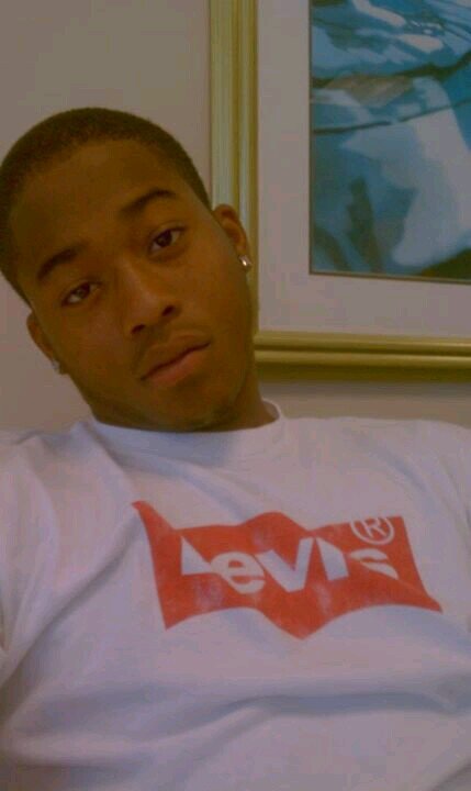 Eli__P's profile picture. Living Life Jus Tryna Be Successful THADDEUS STEVENS 2015 LEGGO!