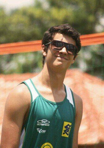 Mas saiba que culpar a vida, djow, é como o atacante culpar a bola porque não sai gol.