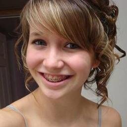 Hey I'm Kenzie! I like to sing, dance and eat.