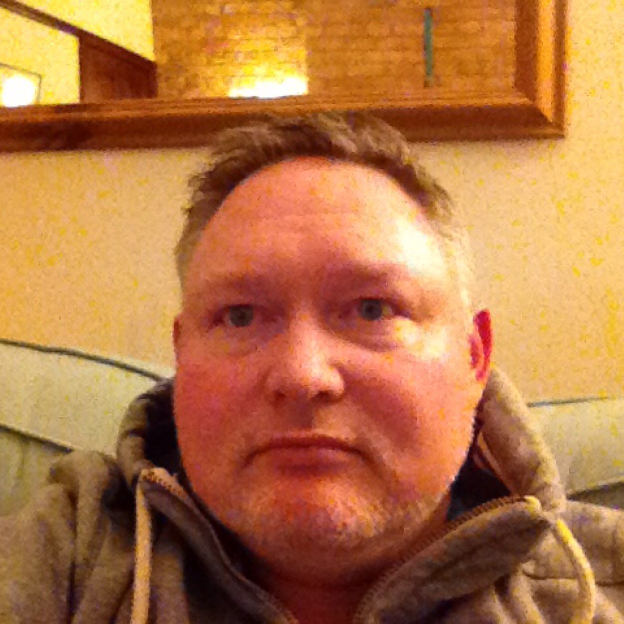 Ordinary Guy… Happily Married to my beautiful 😍 wife...Creative Sales & Marketing Professional...LOVE Music 🎶, Rugby 🏉, LIVE Comedy 🎭/Sport 🏋️‍♂️etc...