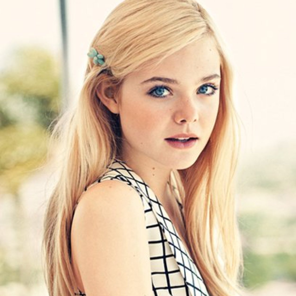 Im Elsa, Queen of Arendelle, sister of Anna and holder of the greatest gift of winter. ❄️#DoF| #Frozen| +18❄️