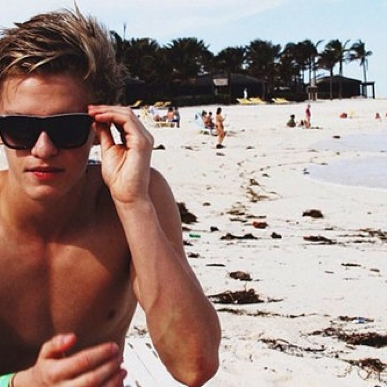 Twitter for all Angels World Wide.☀️|Met Cody and Alli 28/10/13|Cody followed 6/11/13| Madison follows