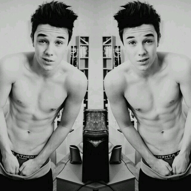 julian_cute_w_'s profile picture. Z here. 19 years old. Singer, acter. /FL/RP/Straight