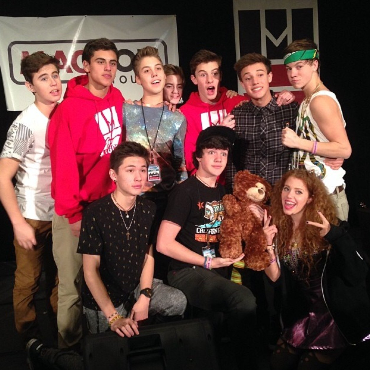 MAGCON_Buckelist (✸,✸)🧙 (Ø,G)