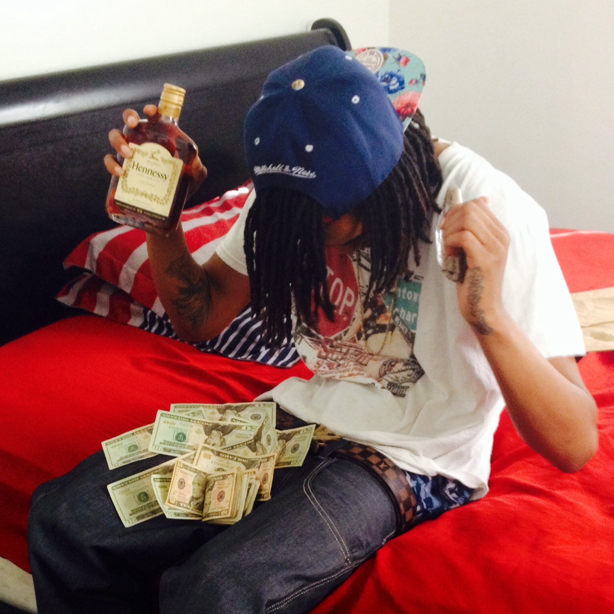 You might not know me but you will know OF me once my mission is complete....#TrapBoyzGang#Support#90'sBaby Email: trapsuperstarg@gmail.com