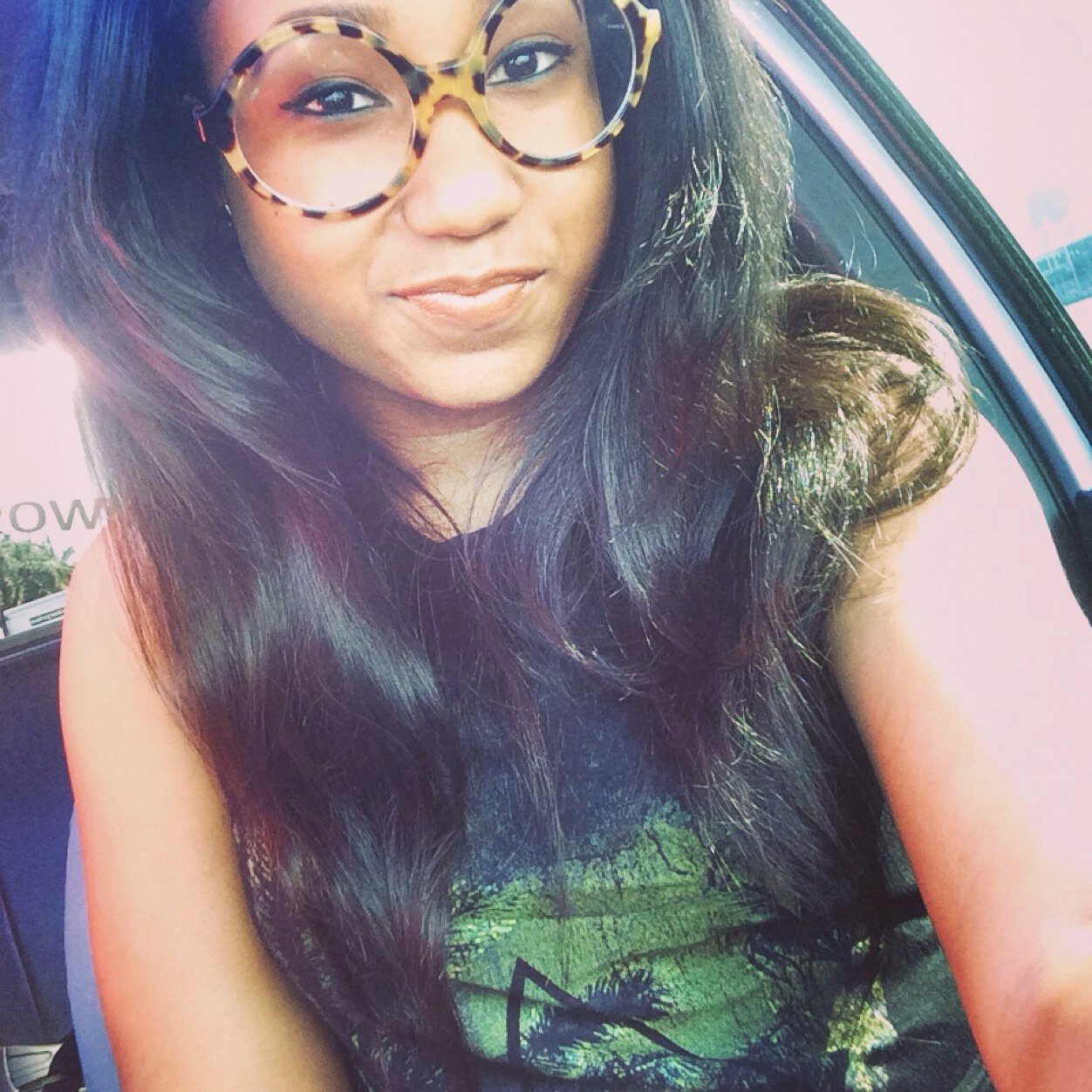 DeeMichellexoxo's profile picture. 