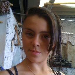 soy hincha de millonarios me gustha mucho estar con mis primas y hermanas y me gusta estar con mis amigos aunq ahy unos con los q casi no me veo pero t.k.m. :*
