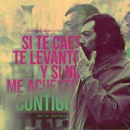 No dejes que nadie te diga cómo vivir tu vida, por algo es tuya.