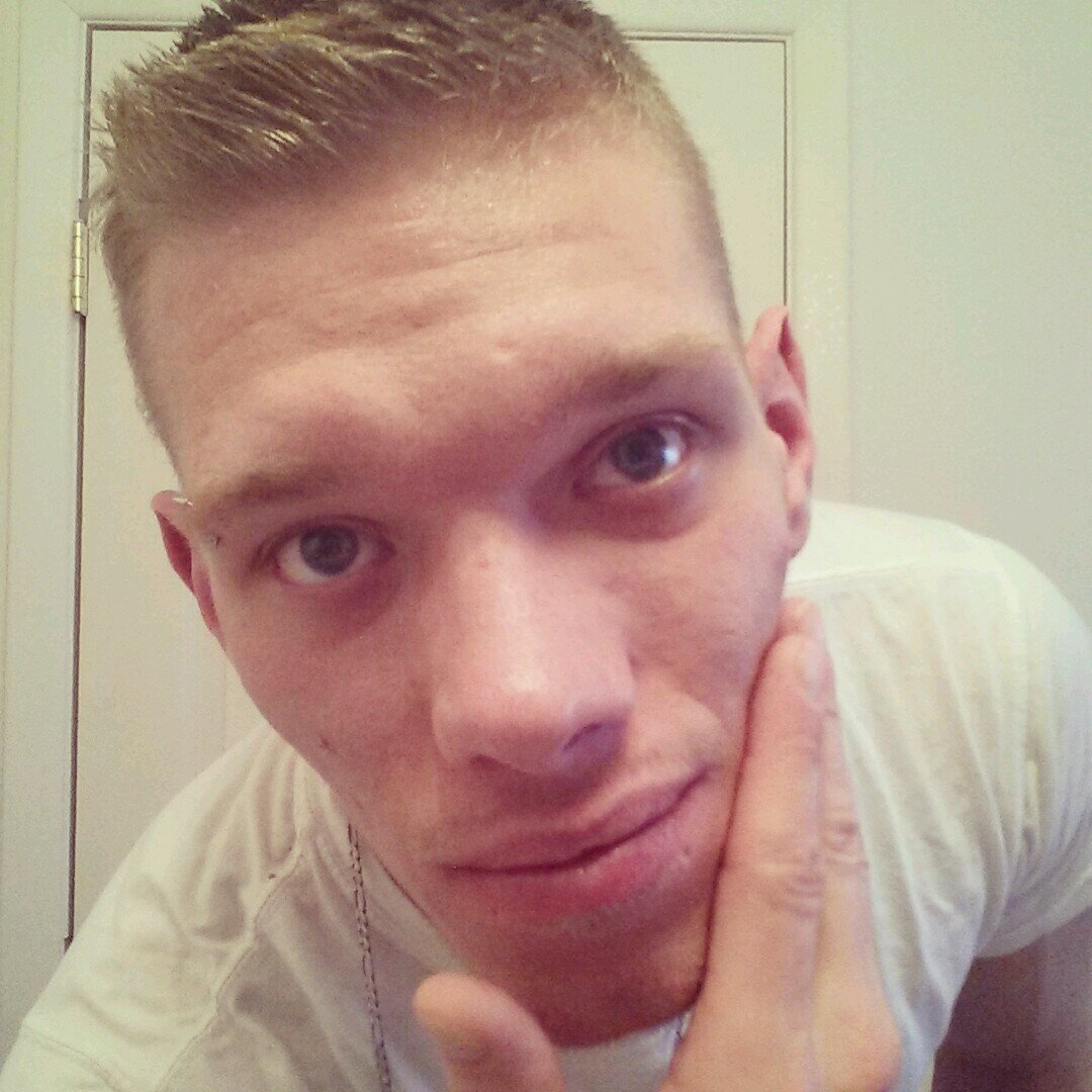 There are exactly two settings on my dial; blow your mind and blow your brains out. I’m bipolar. We’re like that! #DGAF