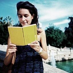 Blogger+Designer+Photographer+Writer. This Girl is On Fire