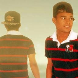 Cantante y compositor | Miembro De El Escuadron Musical