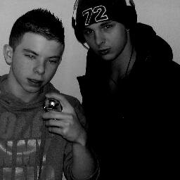 EasySpit Is een Movement dat bestaat uit 3 Rappers! Het zijn 3 omhoog klimmende artiesten in de hiphop scene!