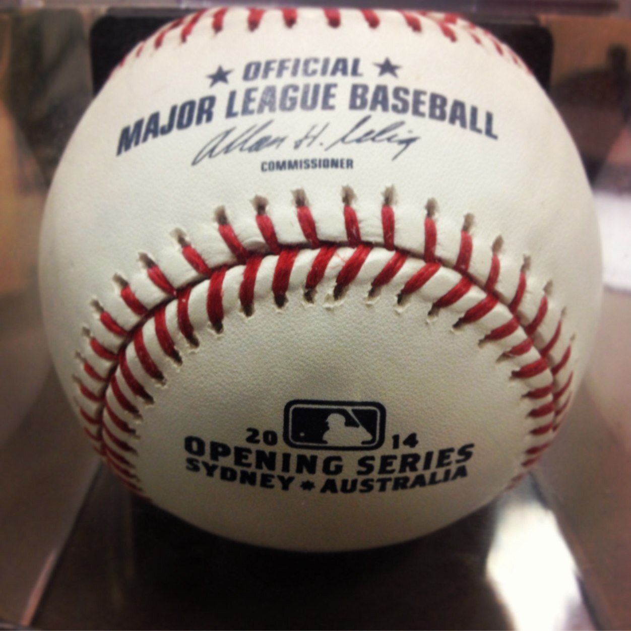 Moore Sports is bringing the LA Dodgers and Arizona Diamondbacks to Sydney in March 2014 for the Major League Baseball Opening Series.
Instagram: mlbsydney2014