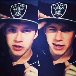 Soy De Chile Amo A One Direction Son Lo Mejor 
I'm from chile love One Direction is the best