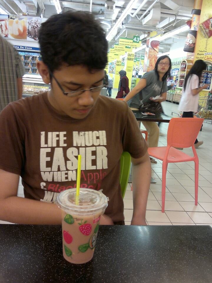 Tak kerja maka tak makan :v
manage uang memang wajib.. tapi ndak boleh pelit :v
