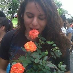Cualquiera puede amarme los lunares, pero, ¿quién me amará las cicatrices?