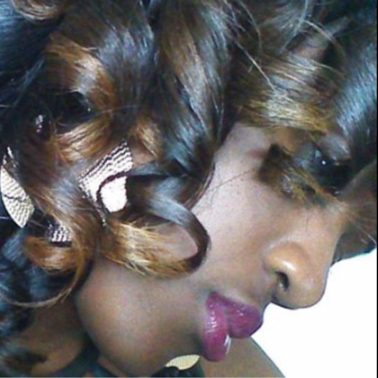 livin life to fullest... catch me if you can!!!!! #teamdarkskinTHICKnlovinit #teamlonghairdontcare #pinklipsTHICKhips ;-) mwah... #HANNASHOETIQUE