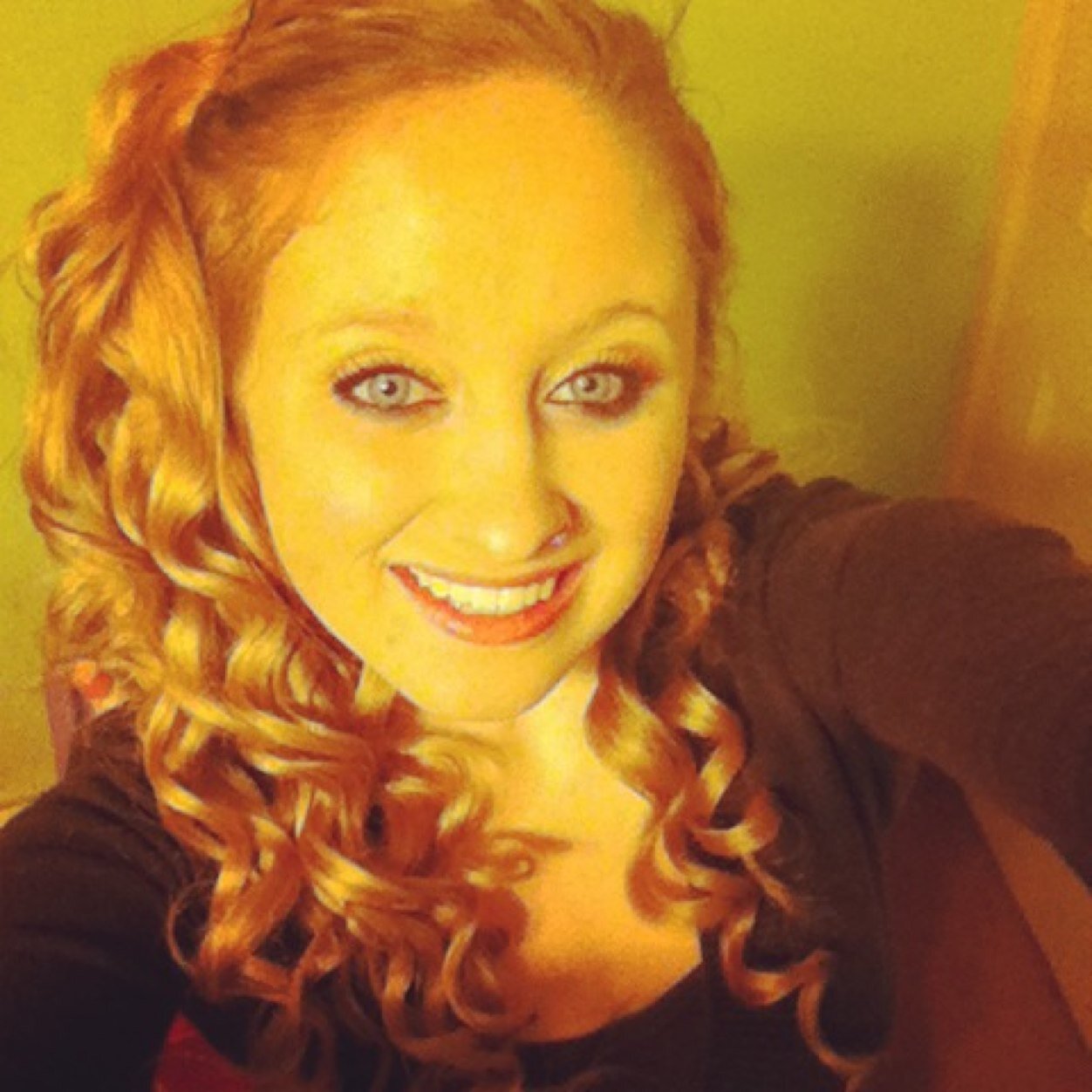 liljosy13's profile picture. 