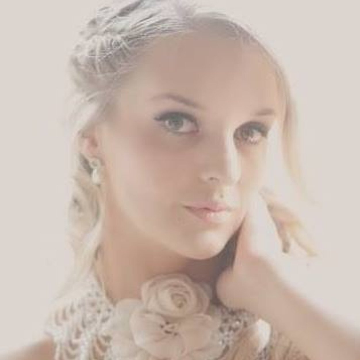 Passionate about Fashion and Criminal Forensics. LOVE doing research....