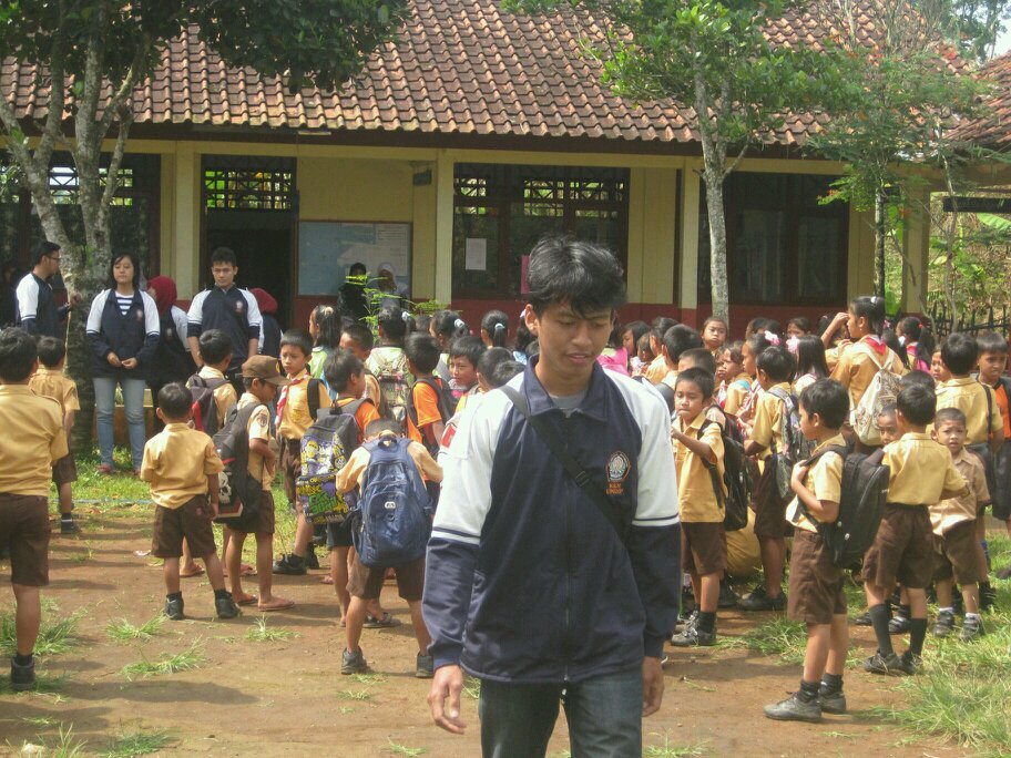 senyum itu indah