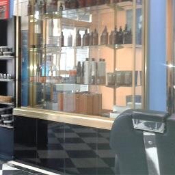 Peluquería de Caballeros Enrique.
¡ Cuidamos de tu pelo !