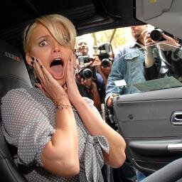 Noticias frescas de famosos, ocio, cine, música y otros. Detrás de la cámara del paparazzi captando la información.