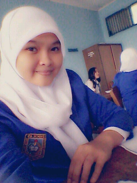 follow @RizkaMNF