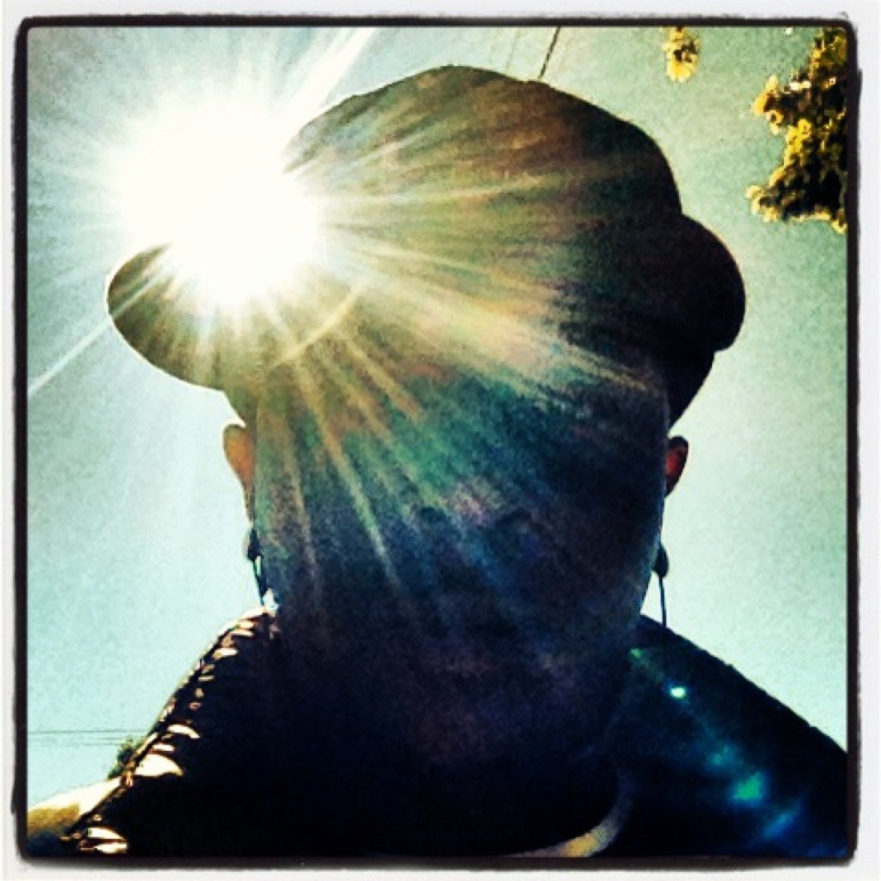 BIG THINKER,ENTREPENEUR,VP of Sales@Hiphop,Historian,Poet,writer,actor,cheff,motivational speaker.recording artist.photographer.prayer warrior#MATTHEW1975