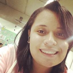 Nasci baixinha para.Você me olhar de cabeça baixa.e eu te olha de cabeça erguida